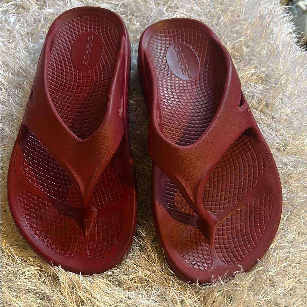 OOFOS Maroon Comfort Sandals